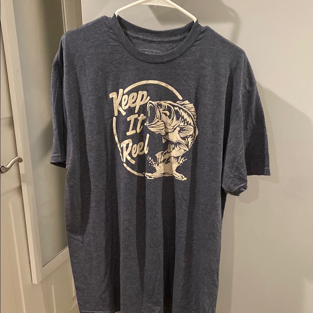 Mens Fishing Graphic T-shirt Size XL